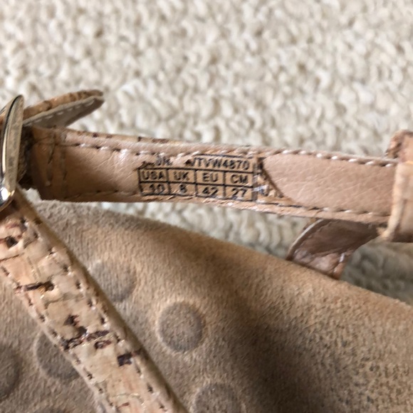 Vionic Women’s Nala T-strap sandal in gold/cork - Picture 3 of 4